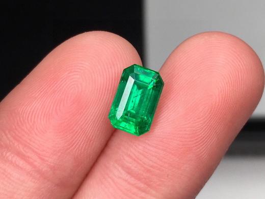1.60ct 祖母绿裸石 商品图0