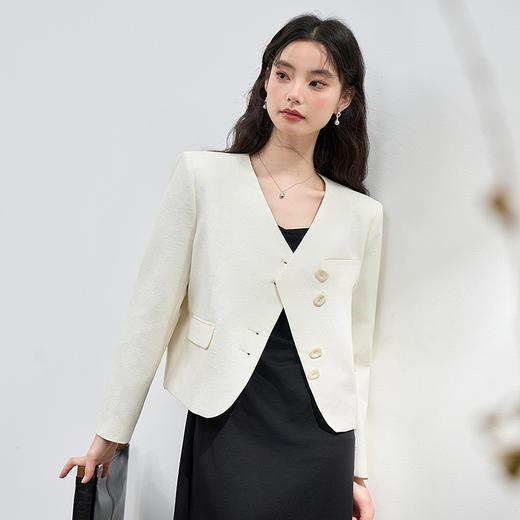 西遇短款西装外套女秋季新款高级感气质四粒扣白色女士西服D3442322 商品图4