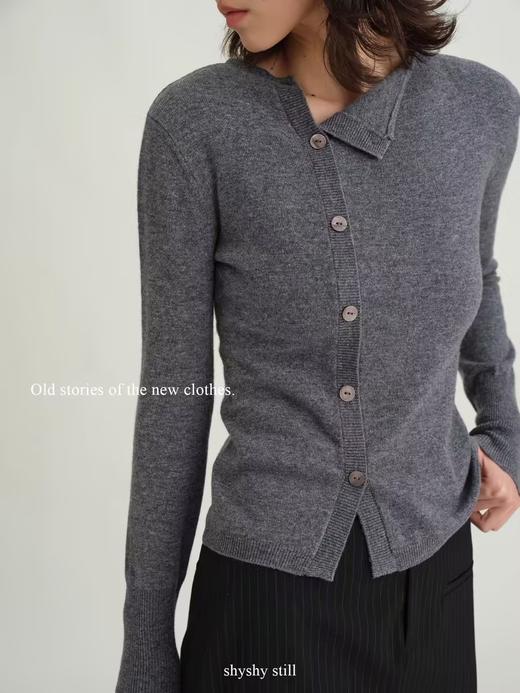 shyshystill/shy202401008/斜门襟设计羊毛一字领套头修身毛衣 商品图0