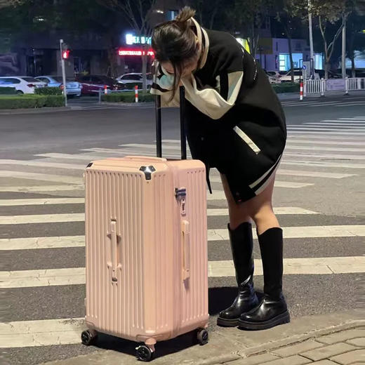 高颜值超大容量旅行箱 静音万向轮国庆出游新年春节出行 商品图1