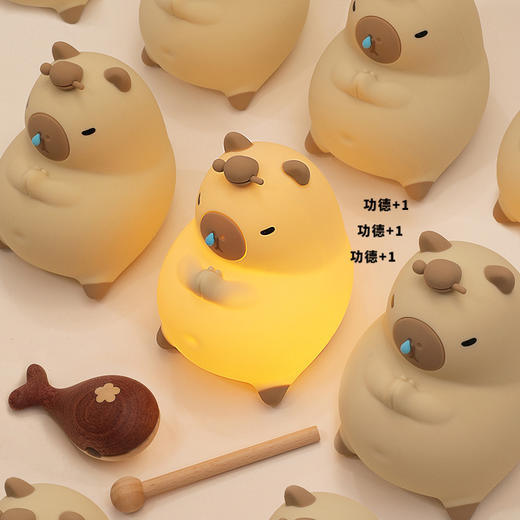【鼻涕熊趣味灯】新款卡皮巴拉木鱼鼻涕熊小夜灯儿童礼物氛围灯摆件感应拍拍灯，趣味调光 三档亮度随心调。ry 商品图2