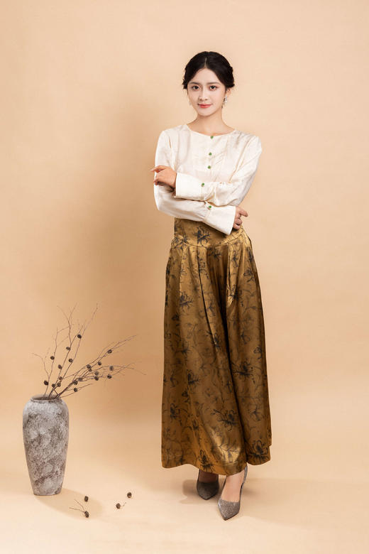 荷言GL 湖畔秋色 芍药印花新中式阔腿裤棕黄色 商品图1