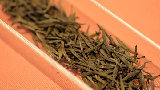 【倩倩直播间推荐】君山银针 2024年黄茶 非遗工艺 三升三落 礼盒装 96g/盒 （8g*12小泡） 商品图2