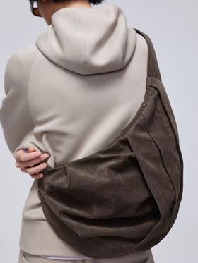 Simple Project/A24143/A24249/麂皮打褶斜挎包