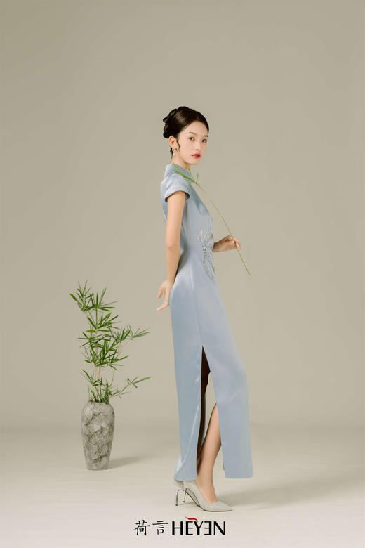 荷言HEYEN 鞠兰 兰花刺绣旗袍高级定制 商品图3