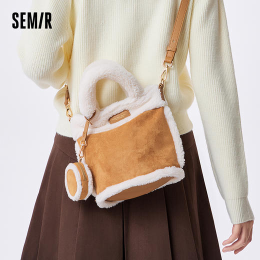 森马包包手提包女2023新款时尚毛绒拼接秋冬氛围感女包单肩斜挎包 商品图1