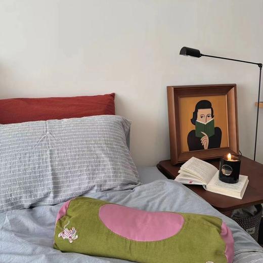 【真不二艾虎枕】教师节中秋送礼佳品 ✅3斤药芯，3倍香药入胆。3年陈艾草复配柏籽壳 ✅ 一枕多用，枕头，枕腰、枕腿都可以 商品图8