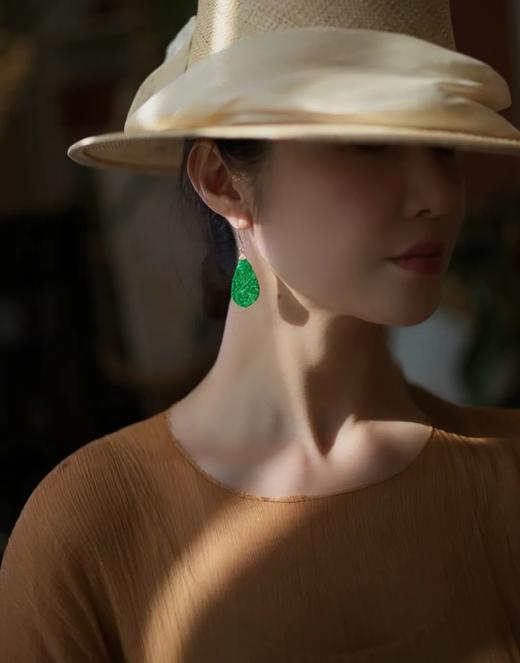 绿如意和绸缎金 ｜干青黄金耳钩 商品图2