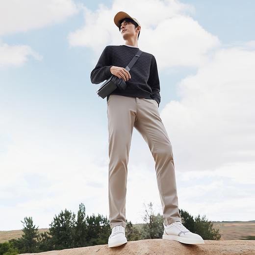 【锁温】柒牌圆领卫衣男2024冬季新款时尚字母满印加绒休闲套头衫	127W70530 商品图3