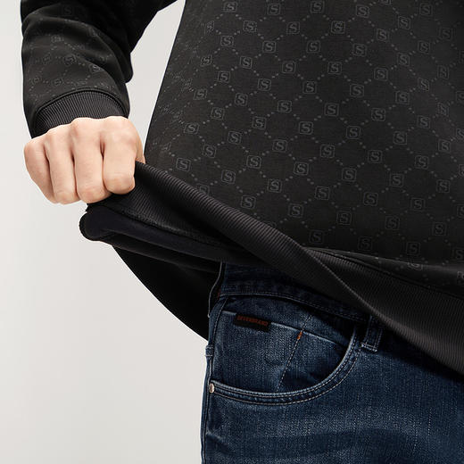 【锁温】柒牌圆领卫衣男2024冬季新款时尚字母满印加绒休闲套头衫	127W70530 商品图2