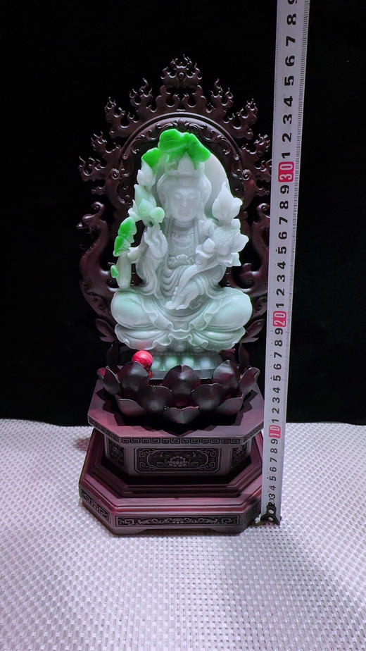 620347翡翠摆件【观音】 商品图1