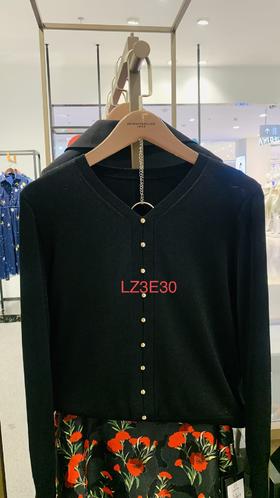 伯妮斯茵 | 轻奢通勤 针织上衣 V 领金扣短款设计 细羊毛针织 日常通勤出游穿搭 LZ3E30