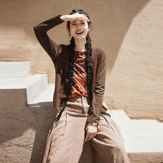 绽放669朵/知识分子*羊毛V领开襟单排扣弹力复古绒毛感马甲 商品图1