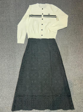 漆黑色半裙HJ1B11