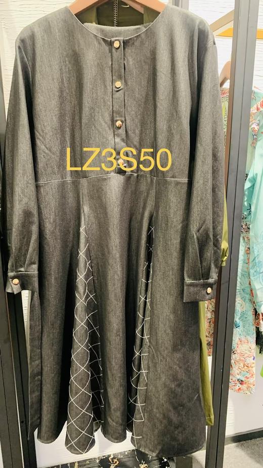 漆黑色连衣裙LZ3S50 商品图0