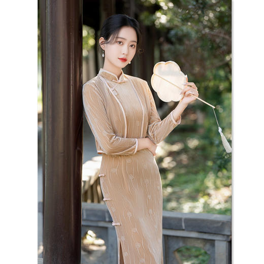 2024秋季新款日常可穿无袖时尚改良新中式披肩旗袍两件套SYK801170 商品图0