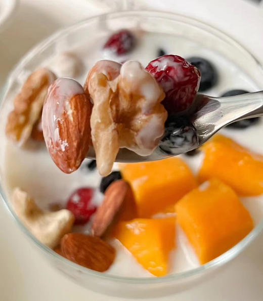 🌺82元50袋平均一袋1️⃣.6️⃣4，每日坚果✅提子干+扁桃仁+蔓越莓干+腰果+核桃仁 ，✅独立小包装，随时装包里补充营养，坚果控必入 商品图2