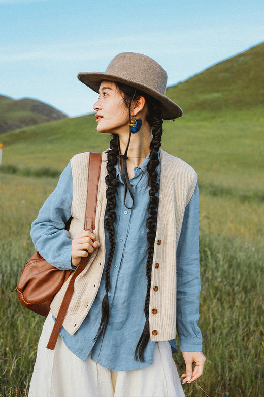 绽放669朵/知识分子*羊毛V领开襟单排扣弹力复古绒毛感马甲 商品图5