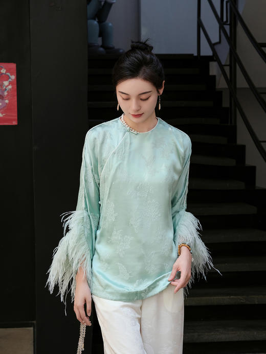 盛唐牡丹 |艾绿蝶恋花冠乐绉偏襟上衣 商品图1