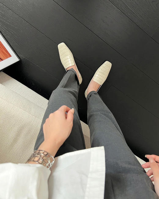 现货 THS 8.31-限时 TOT家 女士 鳄鱼纹 粗跟石头纹乐福鞋 2色 BZ1199 商品图1