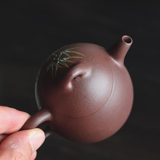 梵匠丨薄胎竹石高秦权 宜兴紫砂壶 150CC  紫泥 半手 彩绘 商品图3