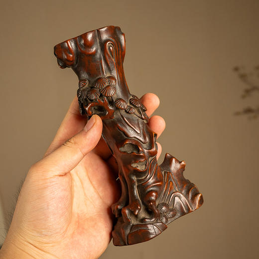 清 黄杨木雕松树纹花插 商品图3
