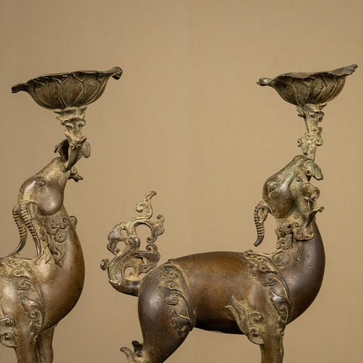 清 铜羊衔灵芝荷叶托灯台及红木透雕灵芝纹座（一对） 商品图1