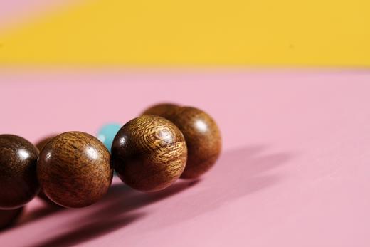 JSMN0050°平安喜乐/六字箴言老料金丝楠木手串 商品图5