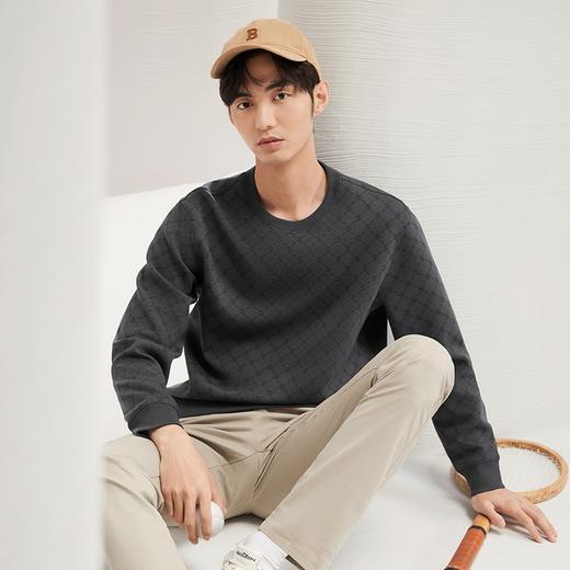 【锁温】柒牌圆领卫衣男2024冬季新款时尚字母满印加绒休闲套头衫	127W70530 商品图1