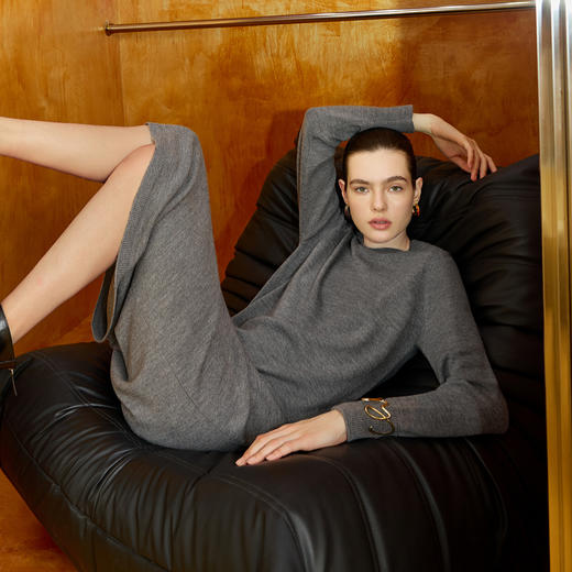 三彩2024冬季新款绵羊毛针织裙圆领连衣裙宽松直筒裙内搭简约女S 商品图2