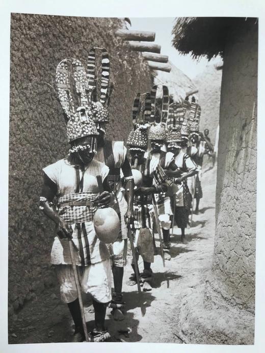 非洲舞蹈图集 160幅插图（80幅彩色） 精装大16开 商品图10