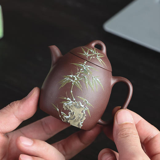 梵匠丨薄胎竹石高秦权 宜兴紫砂壶 150CC  紫泥 半手 彩绘 商品图0