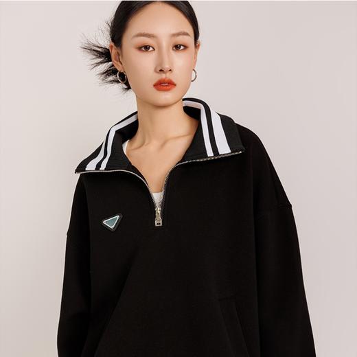 女款空气层复古螺纹领慵懒松驰感休闲贴标卫衣 881037 商品图1