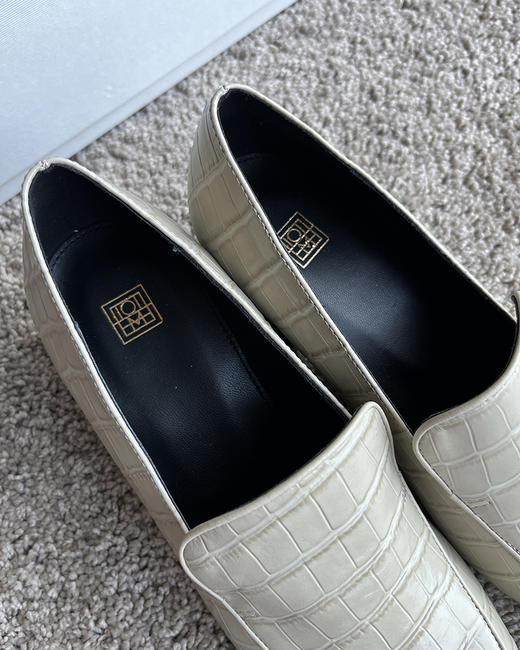 现货 THS 8.31-限时 TOT家 女士 鳄鱼纹 粗跟石头纹乐福鞋 2色 BZ1199 商品图9