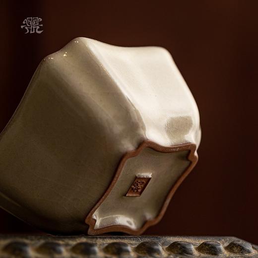问鼎哥窑传世款四方杯 商品图4
