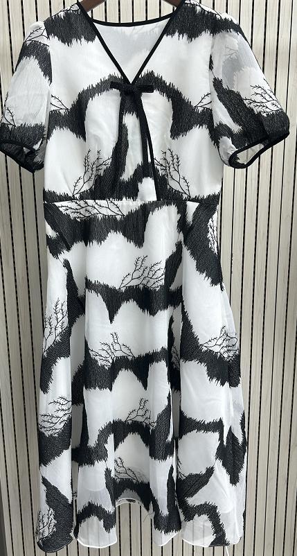 漆黑色连衣裙HJ2S39 商品图0