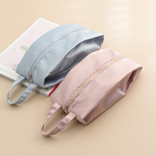 【不再杂乱，便携旅行贴身衣物收纳袋】旅行沉浸式收纳文胸内衣袜子收纳袋，舒适提手携带方便易分类，衣物整理袋杂物包内裤袜子旅游收纳包 商品图3