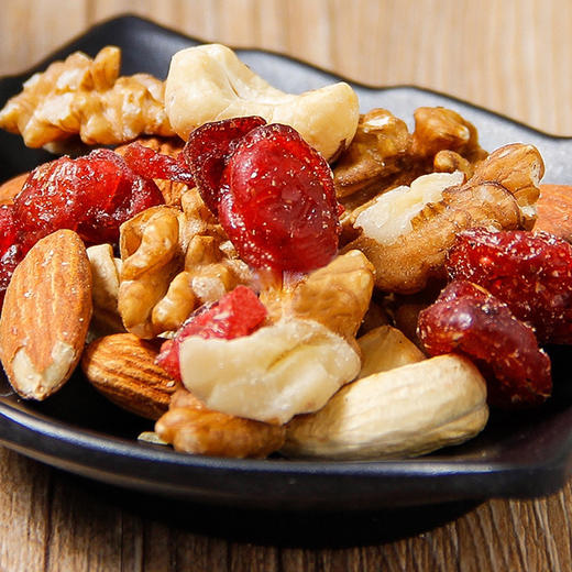 🌺82元50袋平均一袋1️⃣.6️⃣4，每日坚果✅提子干+扁桃仁+蔓越莓干+腰果+核桃仁 ，✅独立小包装，随时装包里补充营养，坚果控必入 商品图3