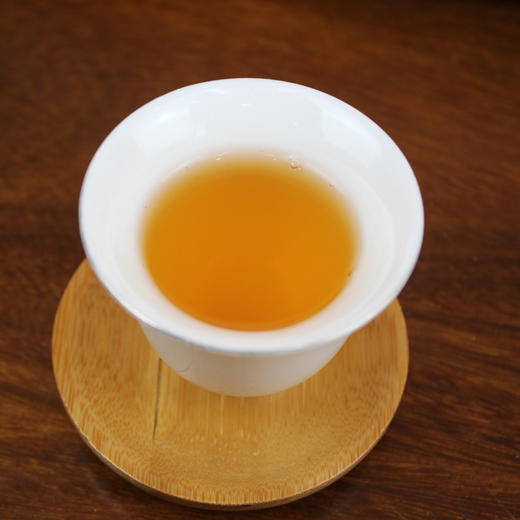 【云南野放古树滇红茶】茶汤明黄透亮，花果香，蜜糖香，甜滑。 商品图2