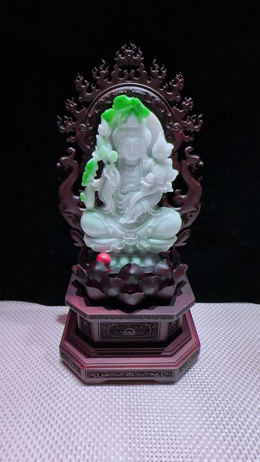 620347翡翠摆件【观音】 商品图3