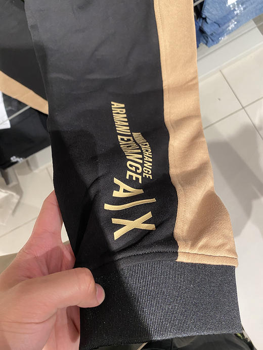 Armani Exchange/AX 阿玛尼 男士棉混纺印花拼色边饰束脚休闲卫裤 商品图2