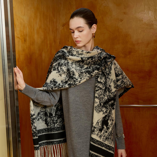 三彩2024冬季新款绵羊毛针织裙圆领连衣裙宽松直筒裙内搭简约女S 商品图3