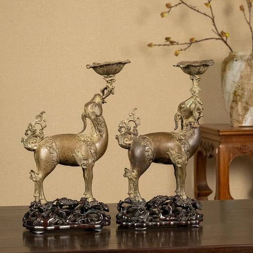 清 铜羊衔灵芝荷叶托灯台及红木透雕灵芝纹座（一对） 商品图4