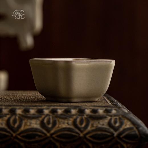 问鼎哥窑传世款四方杯 商品图1