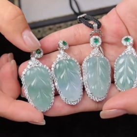 翡翠吊坠-玉美人菲菲~HZ~S925翡翠吊坠约47*21mm赠链