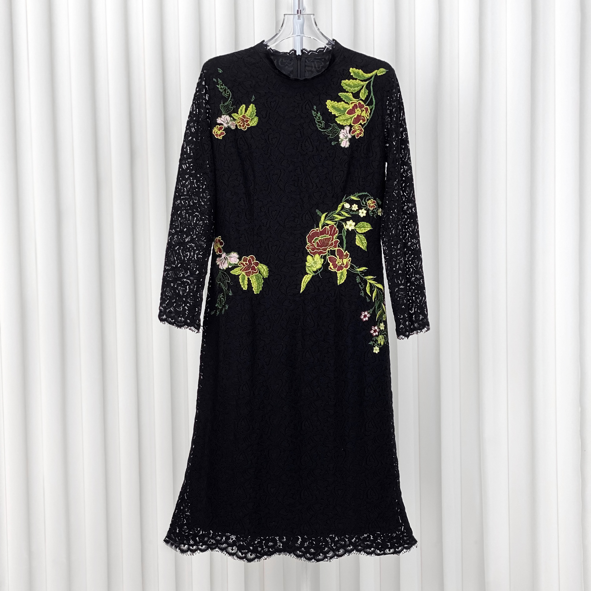 漆黑色连衣裙LZ3S10