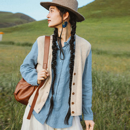 绽放669朵/知识分子*羊毛V领开襟单排扣弹力复古绒毛感马甲 商品图0