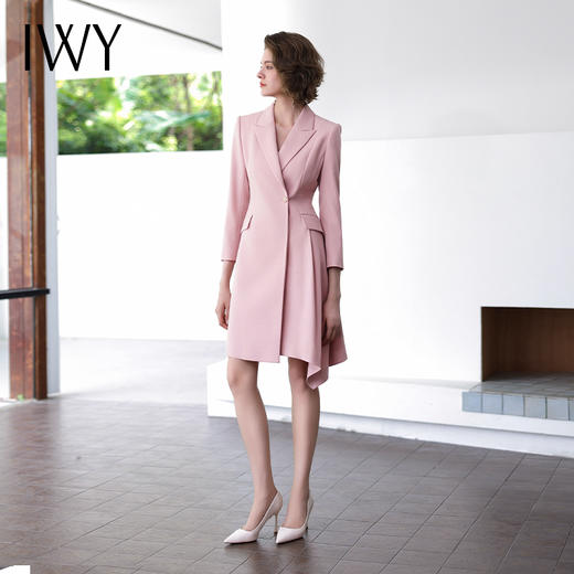 IWY/粉色职业裙干练收腰通勤设计感连衣裙春季新款小香风裙子Q14310  商品图0