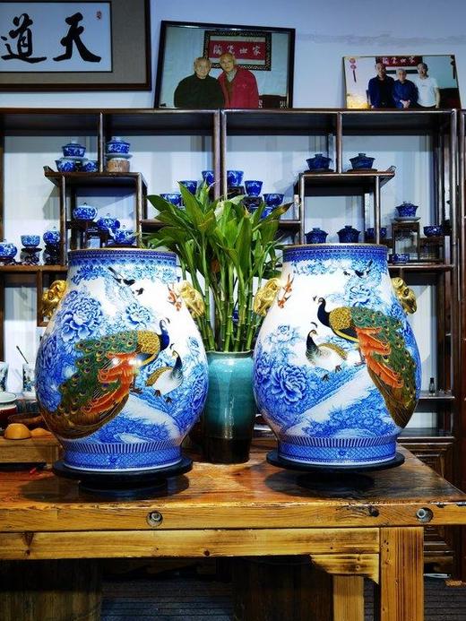 粉彩孔雀牡丹图羊头尊 商品图0