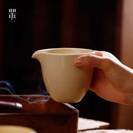 问鼎器度汝窑雍雅公杯 商品图0